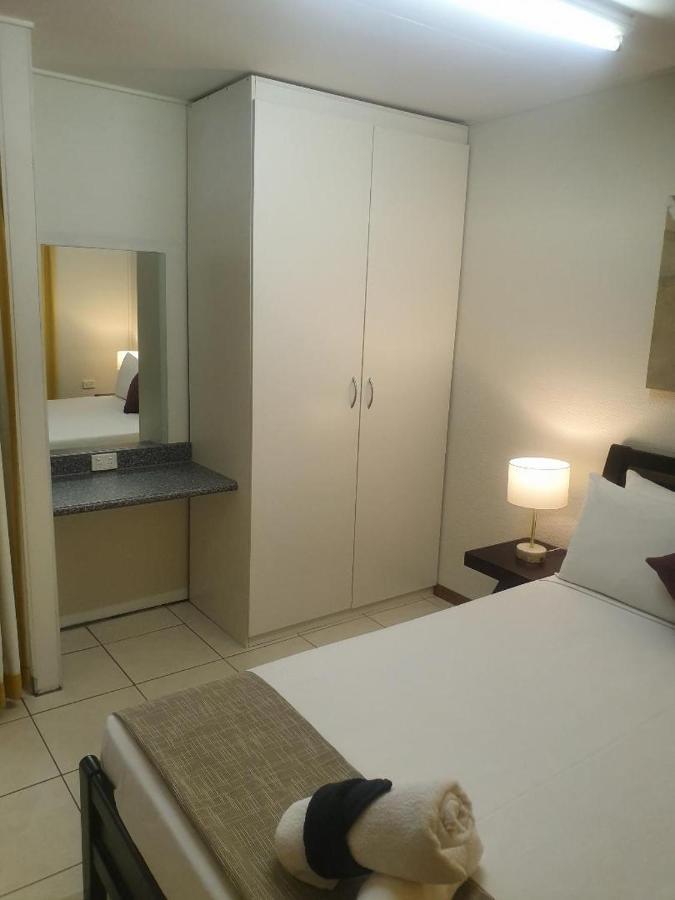 Ocean Breeze Units Apartamento Bowen Exterior foto