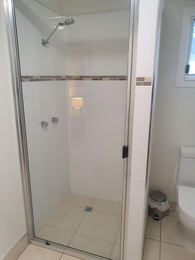 Ocean Breeze Units Apartamento Bowen Exterior foto