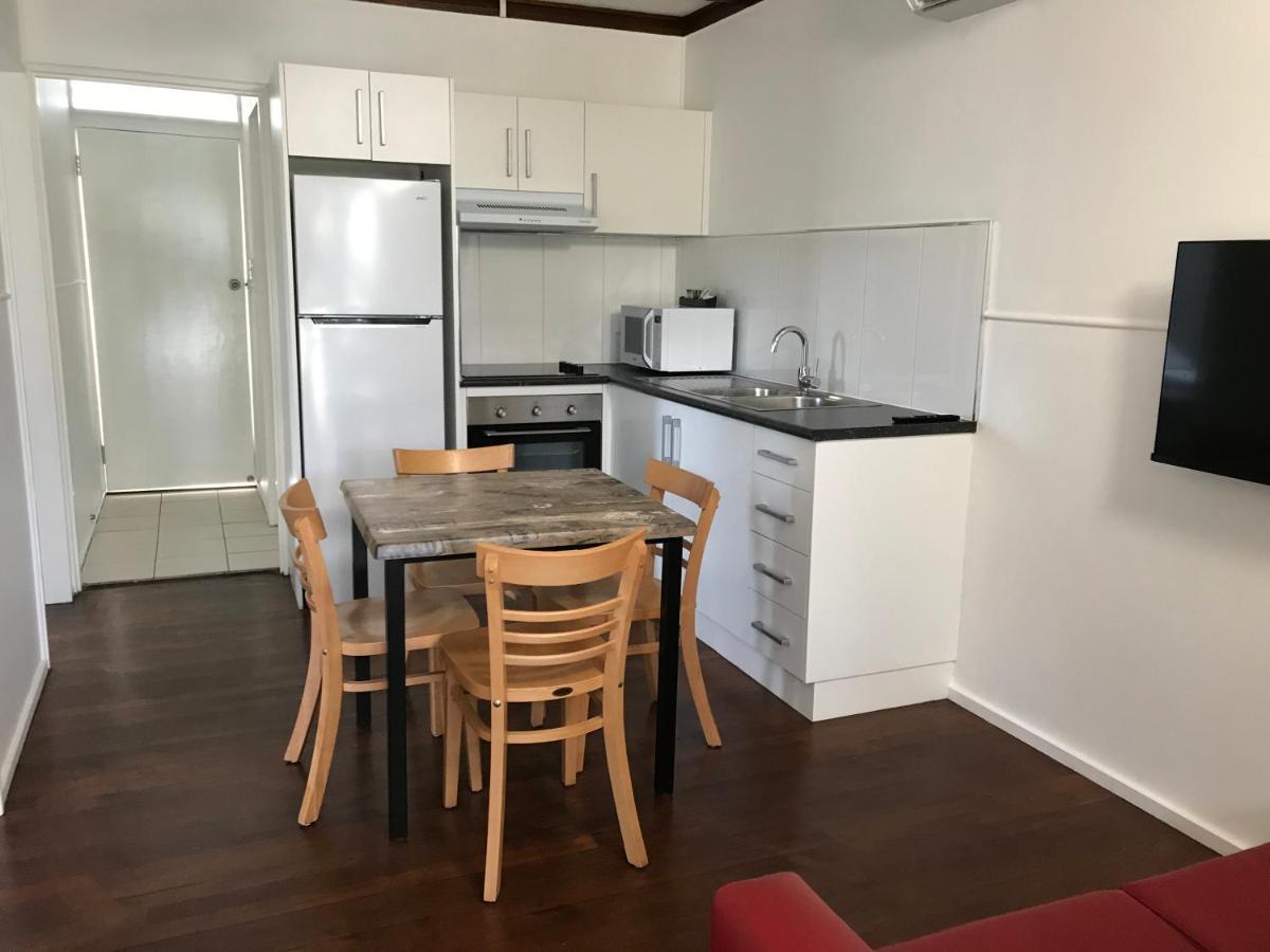 Ocean Breeze Units Apartamento Bowen Exterior foto