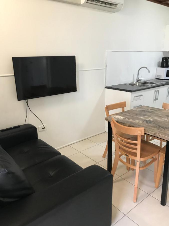 Ocean Breeze Units Apartamento Bowen Exterior foto