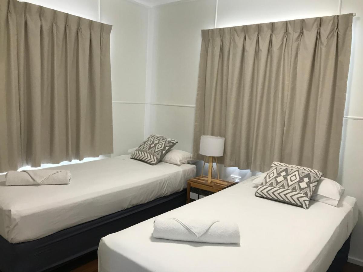 Ocean Breeze Units Apartamento Bowen Exterior foto