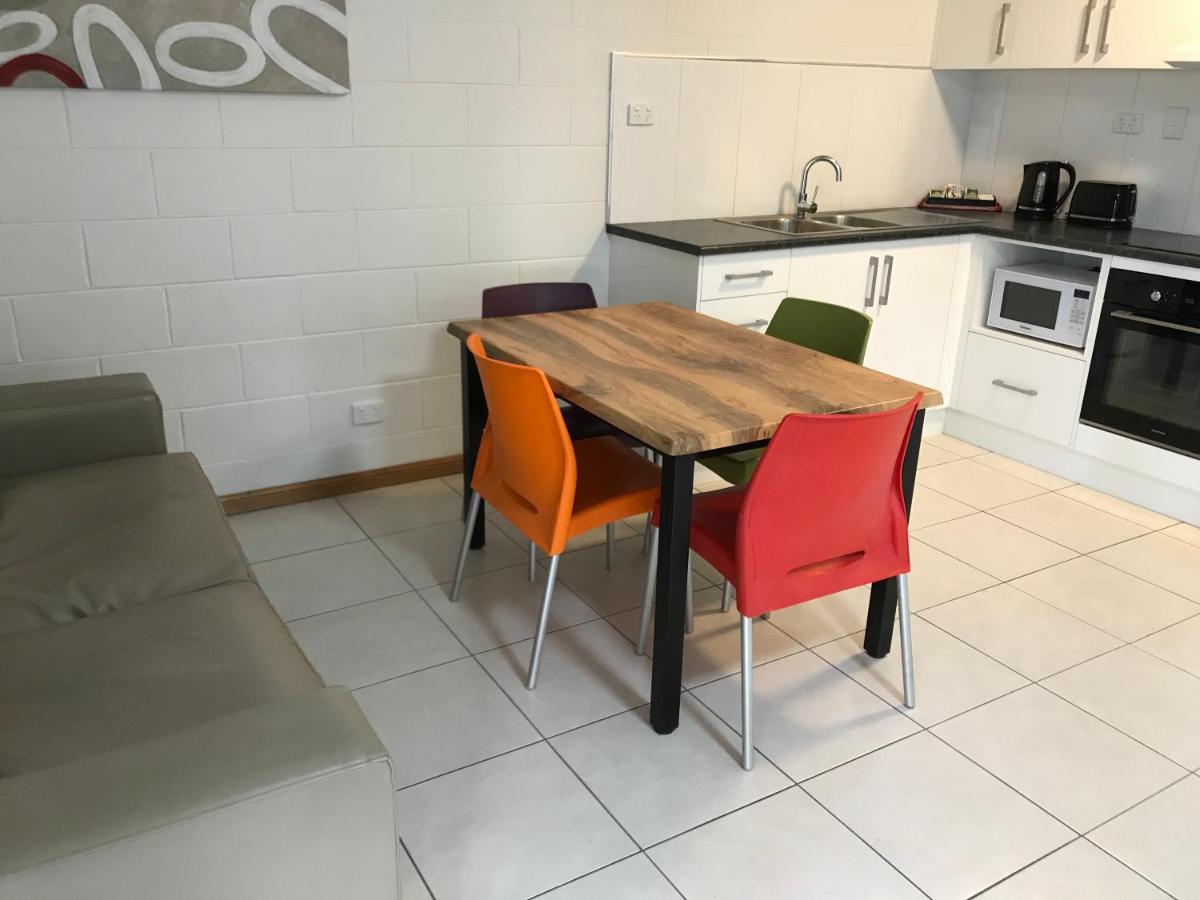 Ocean Breeze Units Apartamento Bowen Exterior foto