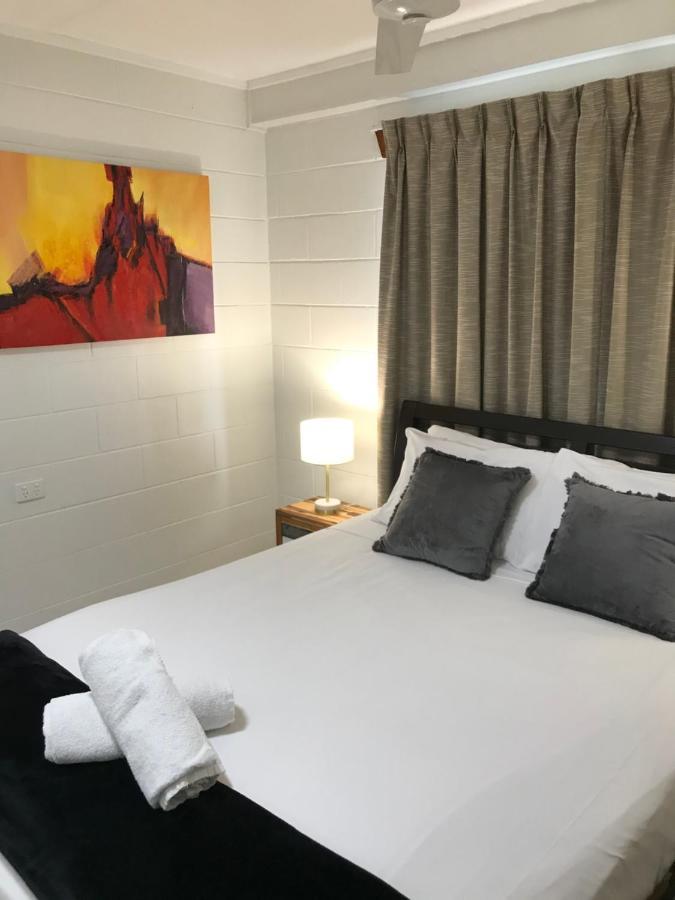 Ocean Breeze Units Apartamento Bowen Exterior foto