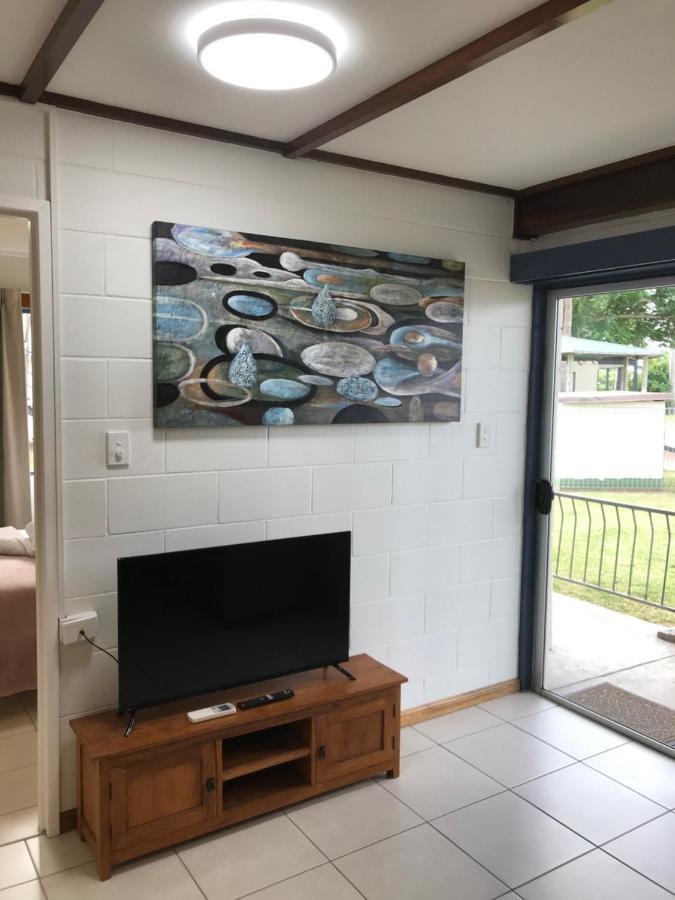 Ocean Breeze Units Apartamento Bowen Exterior foto