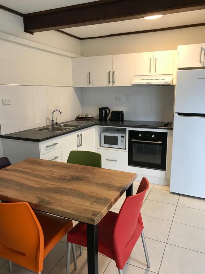 Ocean Breeze Units Apartamento Bowen Exterior foto