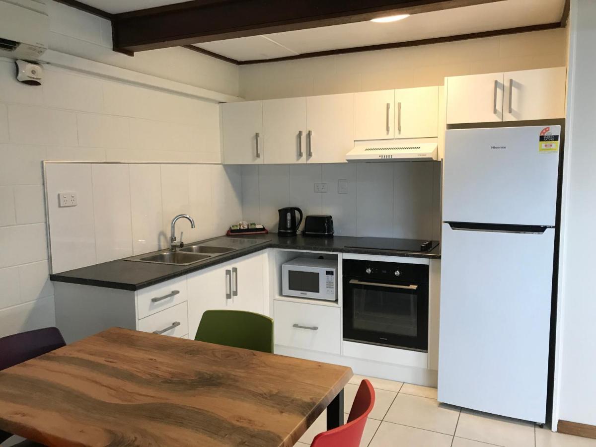 Ocean Breeze Units Apartamento Bowen Exterior foto