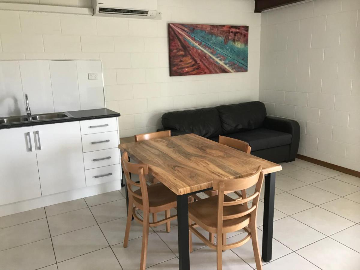 Ocean Breeze Units Apartamento Bowen Exterior foto