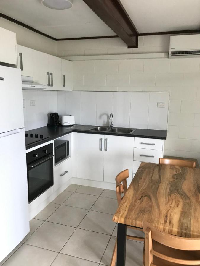 Ocean Breeze Units Apartamento Bowen Exterior foto